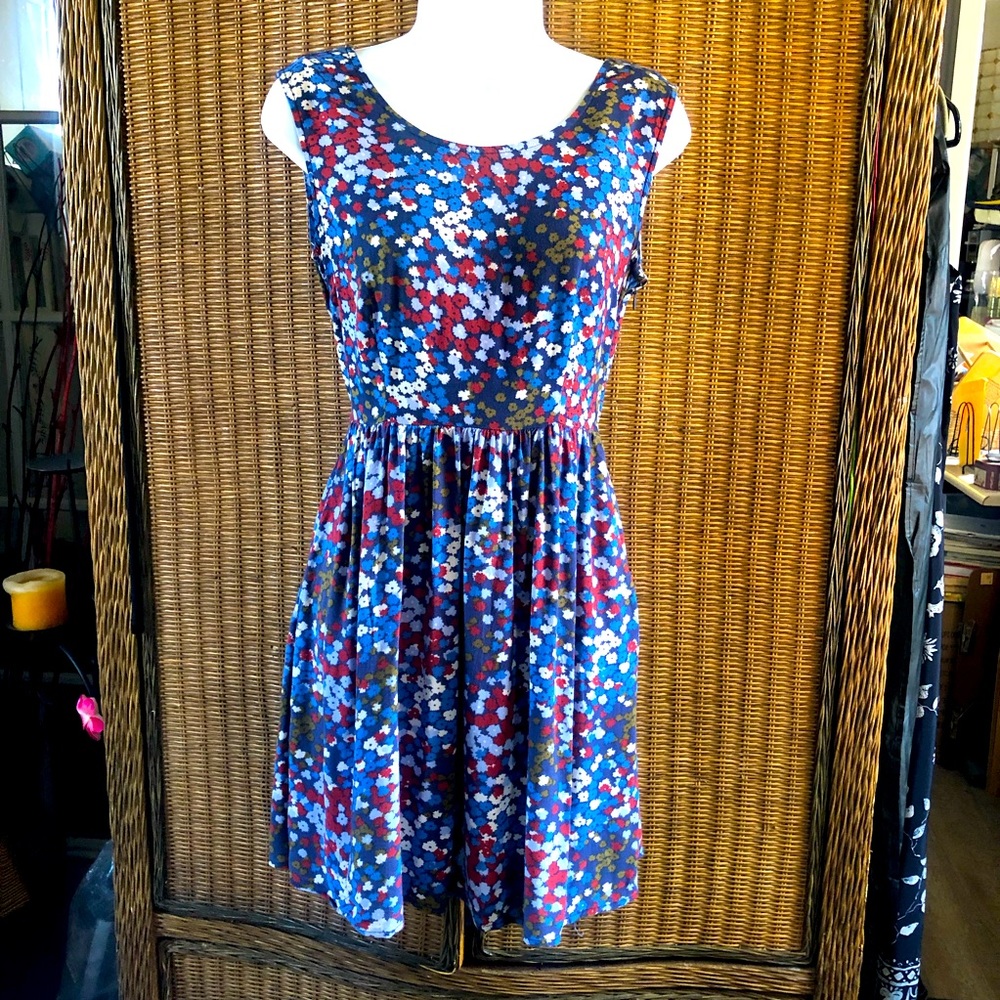 💜💜 3/$15 SALE 💜💜 FOREVER 21 Floral Mini. S/P